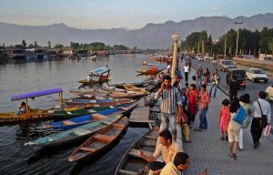 A scene of busy Dal Boulevard in Srinagar- File photo