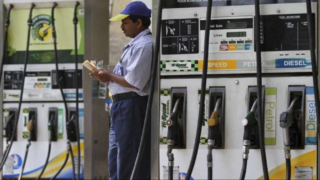 
 Petrol, Diesel Prices Cut By Rs 2 Per Litre 
