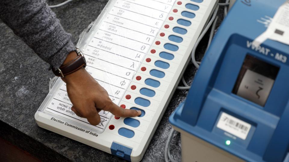 EC Estimates Rs 10,000 Crore Needed Every 15 Years For New EVMs If Simultaneous Polls Held
