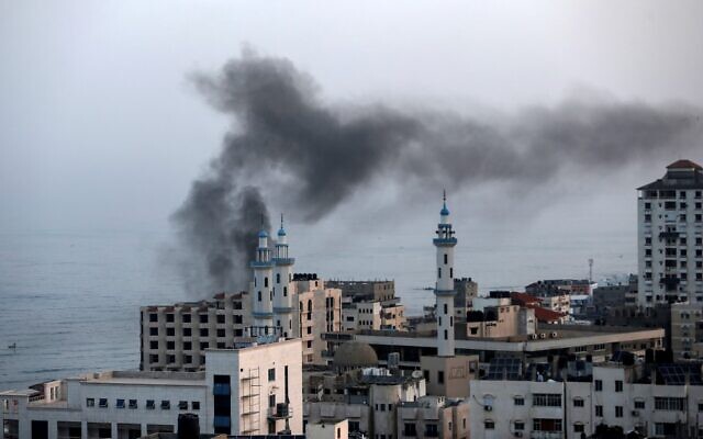 32 Killed In Israeli Air Strikes In South Gaza Amid Calls For Civilians To Flee