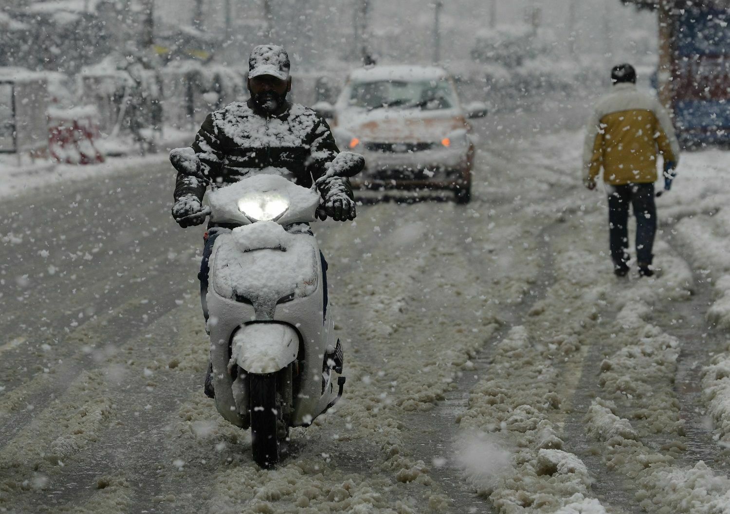 Srinagar Gets Second Snowfall Of Winter