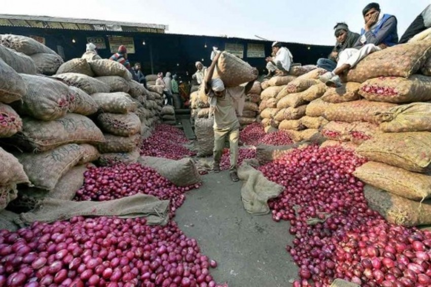 Govt Lifts Ban On Onion Exports; Imposes Minimum Export Price Of USD 550/Tonne   
