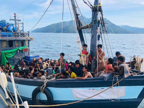 17 Rohingya Refugees Die In Boat Tragedy Off Myanmar