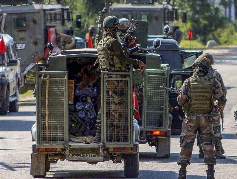 Army Vehicle Attacked In Gulmarg, 2 Soldiers Injured – Kashmir Observer