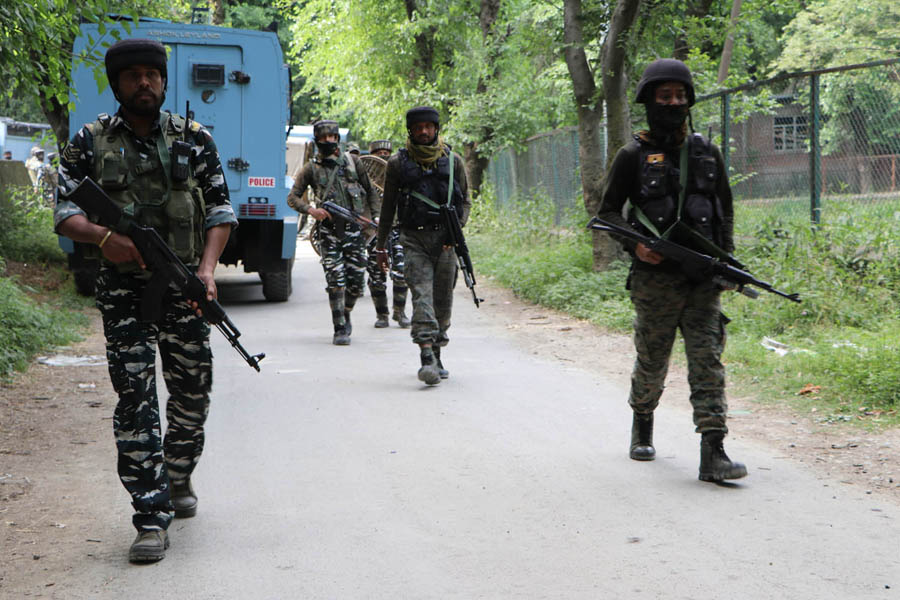 


Massive Combing Ops On in Kulgam After 3 Soldiers Die In Gunfight 