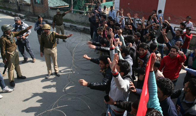 Parties Call For End Of Ban On Srinagar Muharram Processions 
