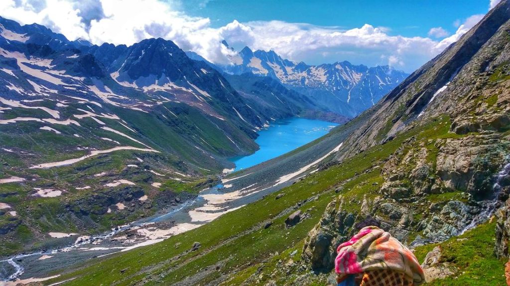 Kashmir’s Trekking Trails See Heavy Footfall As Autumn Season Peaks