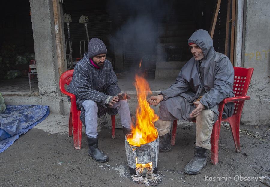 Amid Some Respite From Biting Chill, Coldwave Conditions Continue In Kashmir