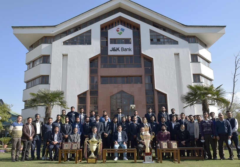 Cimb Bank Management Team J K Bank Chairman Felicitates Football Team For Title Cimb Has A Wide Retail Branch Network With 1 080 Branches Across The Region Zlizeti