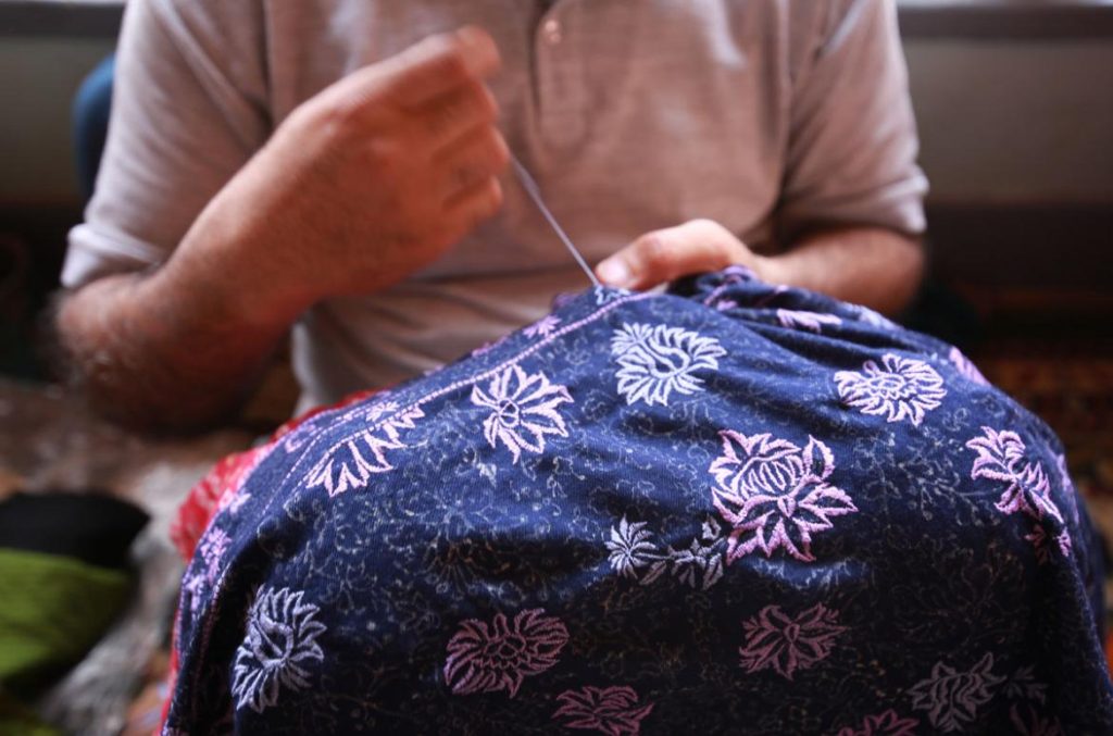 Kashmir Exports Handicrafts Worth Rs 208. 21 Cr In 1st Quarter