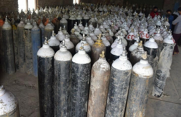 Respiratory Illness Surges Demand Of Oxygen Cylinders In Kashmir