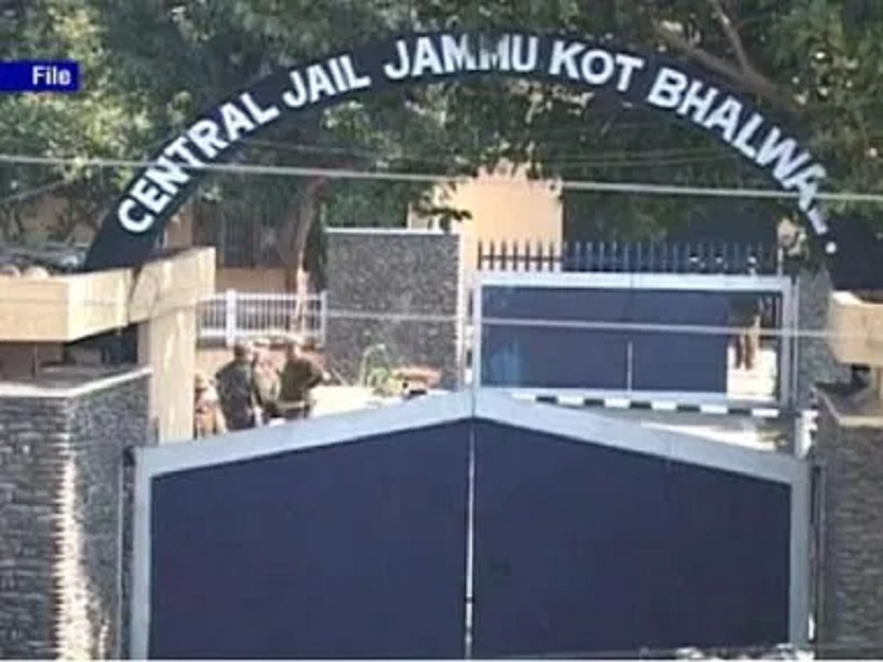 Authorities Thwart Makes an attempt To Smuggle Cell Telephones Into Jammu’s Kot Bhalwal Jail – Kashmir Observer