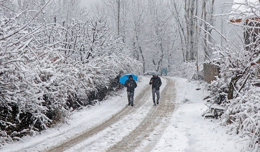 Major Snowfall Blankets Kashmir Valley