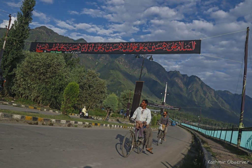  ‘Tallest’ Alm-e-Sharief Hoisted Along Foreshore Road In Srinagar 