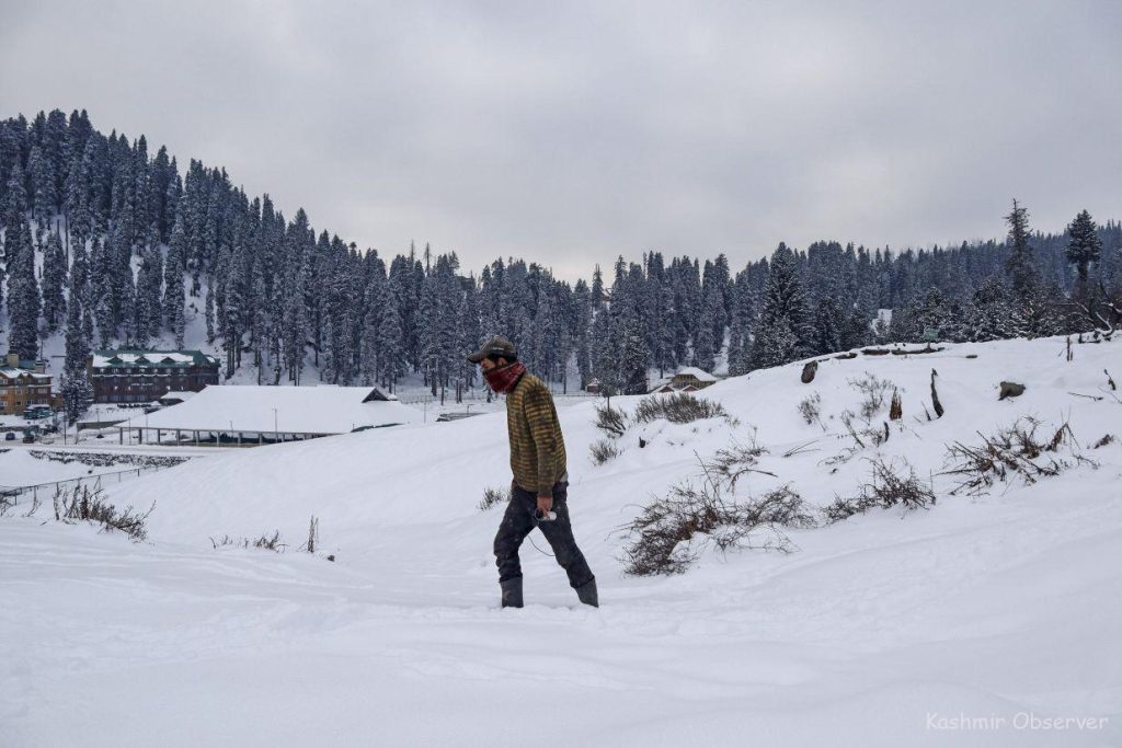 Temp Falls At Most Places In J&K After Snowfall, Rains; Minus 9.4°C In Gulmarg  