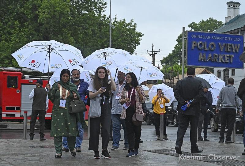 Srinagar: G20 Delegates Visit Polo View Market – Kashmir Observer