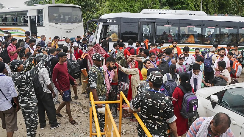 843 Pilgrims Leave Jammu Base Camp For Amarnath Yatra