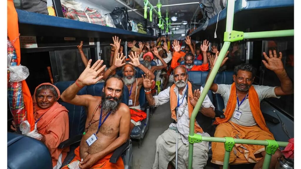 Over 7,000 More Pilgrims Leave Jammu Base Camp For Amarnath Yatra 