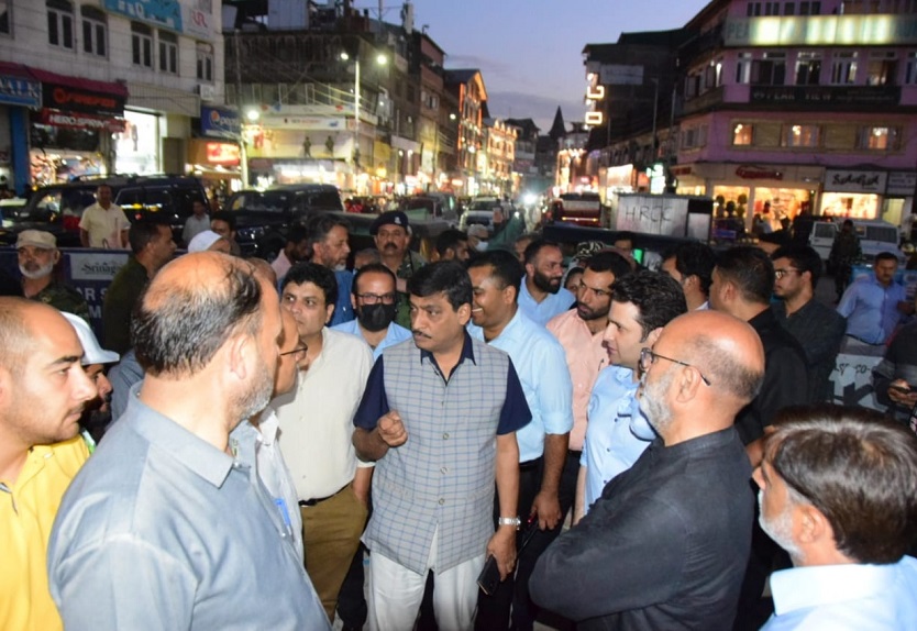 CS Conducts Late Night City Tour To Assess Progress Of Smart City Projects