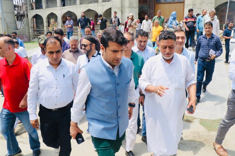 DC Srinagar Visits Imambaras, Shrines In Srinagar Ahead of Muharram-ul-Haram