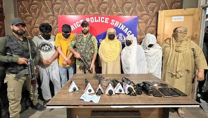 Four Members Of Honey Trap Gang Held In Srinagar