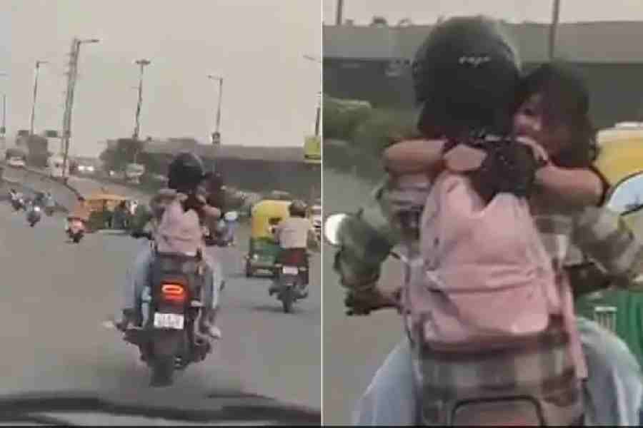 Couple Hugs While Riding Motorcycle, Delhi Traffic Police Slams Rs 11,000 Fine On Rider