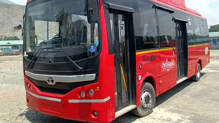 Trial Run Of 6 E-Buses Procured Under Smart City Project Begins In Srinagar