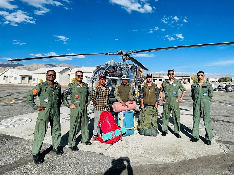 IAF Rescues 5 UTDRF Men In Leh