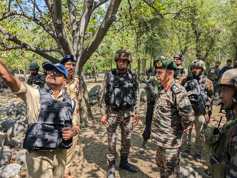 Northern Army Commander Reviews Operational Situation At Anantnag Encounter Site