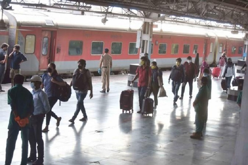 Farmers' Stir In Punjab: Passengers Stranded At Jammu, Katra Stations As 7 Trains Cancelled, 13 Diverted