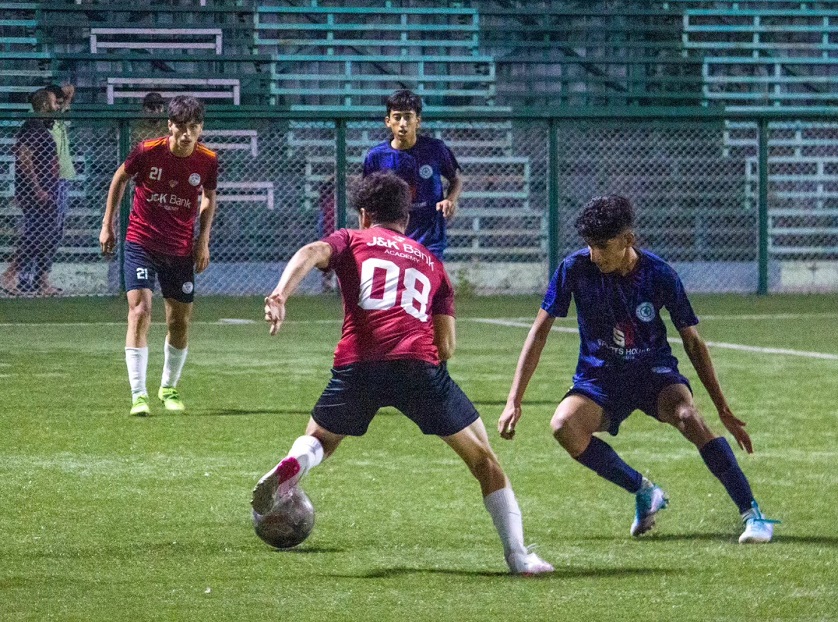 Srinagar Premier League: Aakif Scores 5 As J&K Bank Routs Iqbal Sports 6-1Srinagar Premier League: v