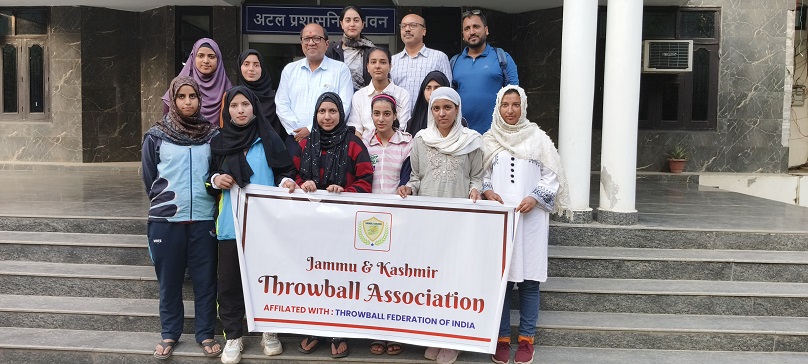 J&K Throwball Women’s Team Leaves For Nationals