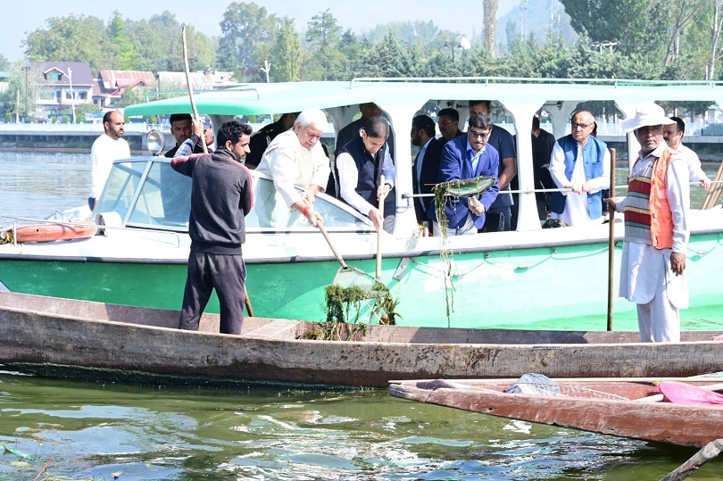 LG Joins Citizen-led Cleanliness Drive at Dal Lake