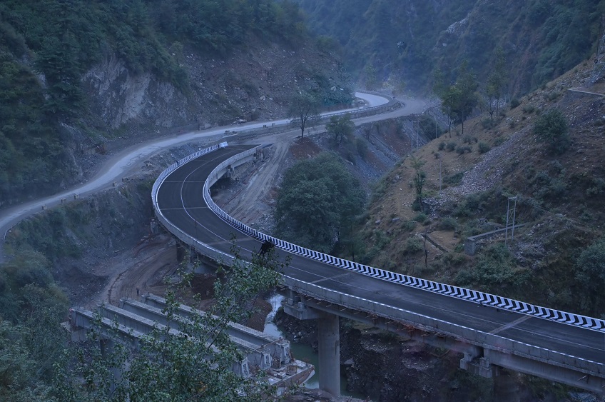 224-Meter Viaduct On Srinagar-Jammu Highway Completed: Gadkari