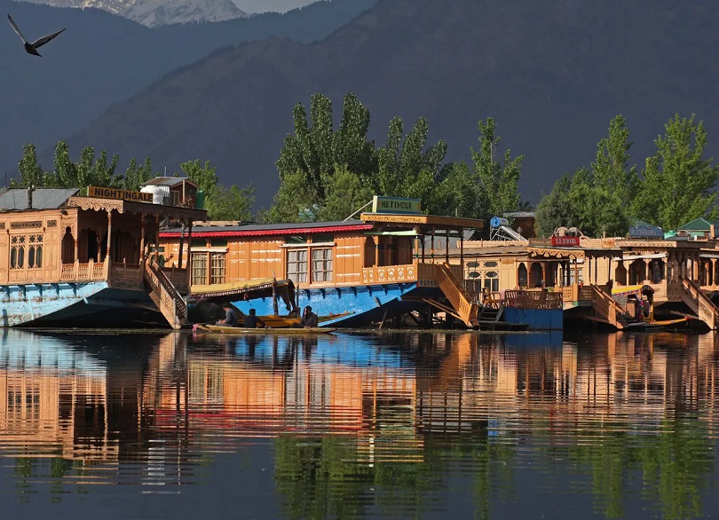 Iconic Kashmiri Houseboats In Peril; Only 750 Left
