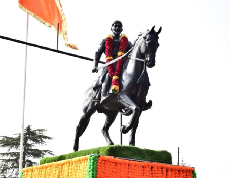 LG Unveils Maratha Leader Shivaji’s Statue In North Kashmir 