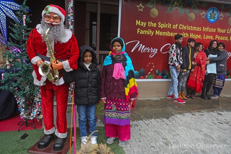 Christmas Celebrated With Religious Fervor In Kashmir