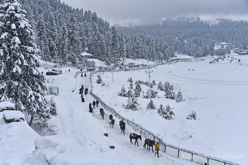Freezing Night Temp Continue In Kashmir; Minus 10.0°C In Gulmarg, Minus 9.5°C In Pahalgam   
