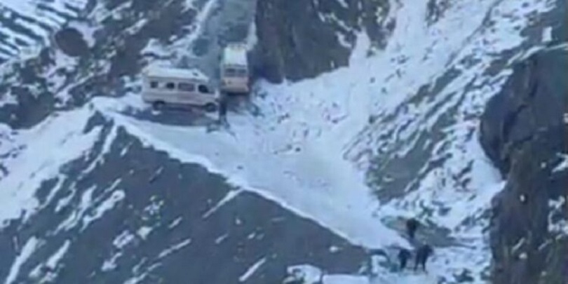 4 Tourists Killed, 2 Injured After Vehicle Skids Off Road At Zojila Pass