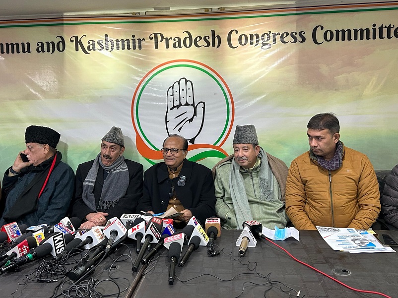 People Of Kashmir Suffering Because Of Discrimination: Cong