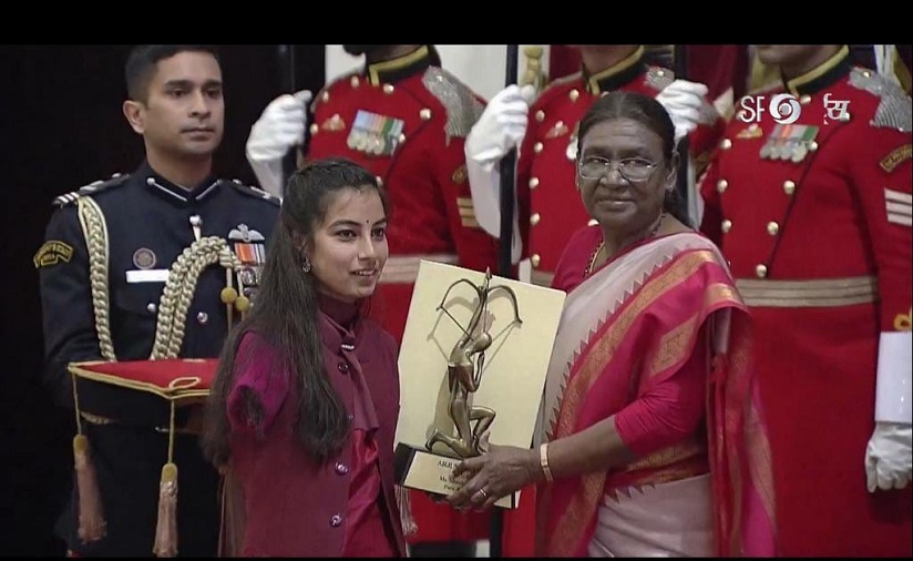 J&K Para Archer Sheetal Devi Receives Arjuna Award