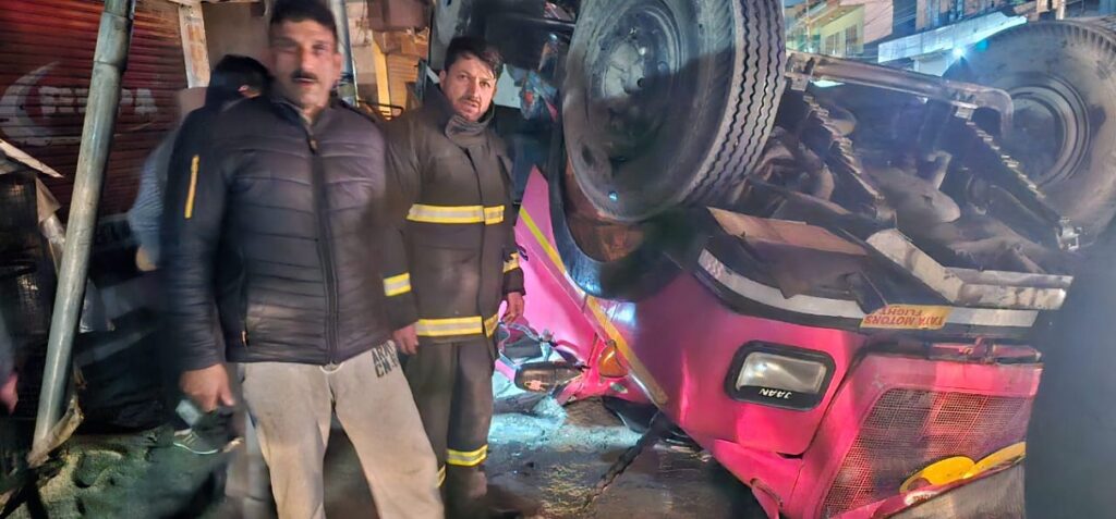 Two Persons Rescued From Accident-Hit Tipper In Srinagar's Nowshera