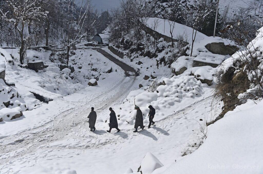 Cold Conditions Continue In Kashmir; Minus 9.0°C In Gulmarg, 3.1°C In Srinagar 