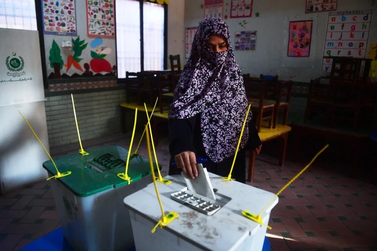 Polarized Pakistan Goes to Polls, Results Today