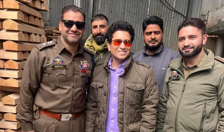 Sachin Tendulkar Visits Bat Factory In South Kashmir