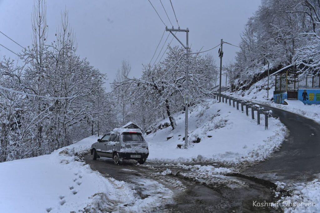 Authorities Issue Safety Advisory For Motorists In Kashmir