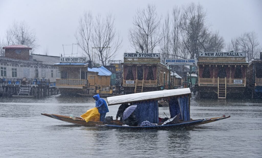 Snow, Rains Disrupt Life In Kashmir Valley
