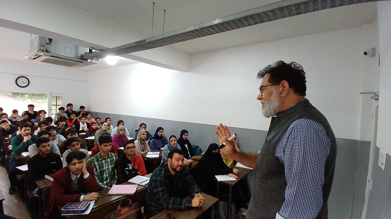 Design University Reaches Out to Schools in Kashmir