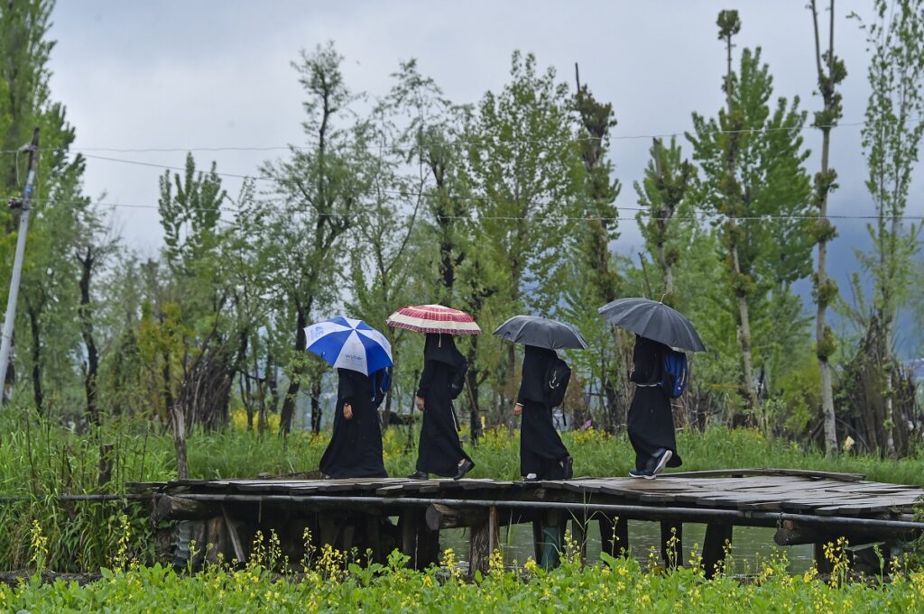 Heavy Rains Lash Kashmir, Disrupt Life