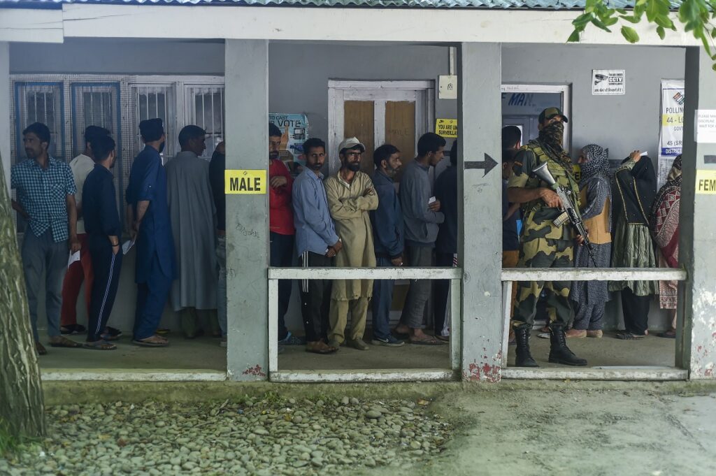 Polling Ends In J&K as Anantnag-Rajouri LS Constituency Registers 53% Turnout